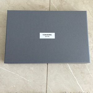 Thím Browne empty box